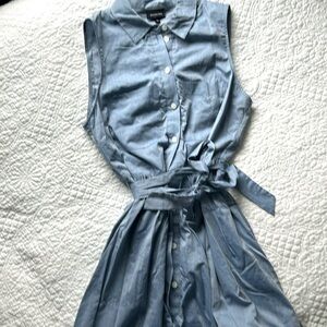 Chambray
Spring 
Summer 
Cute 
Who what wear dress
Size  2
